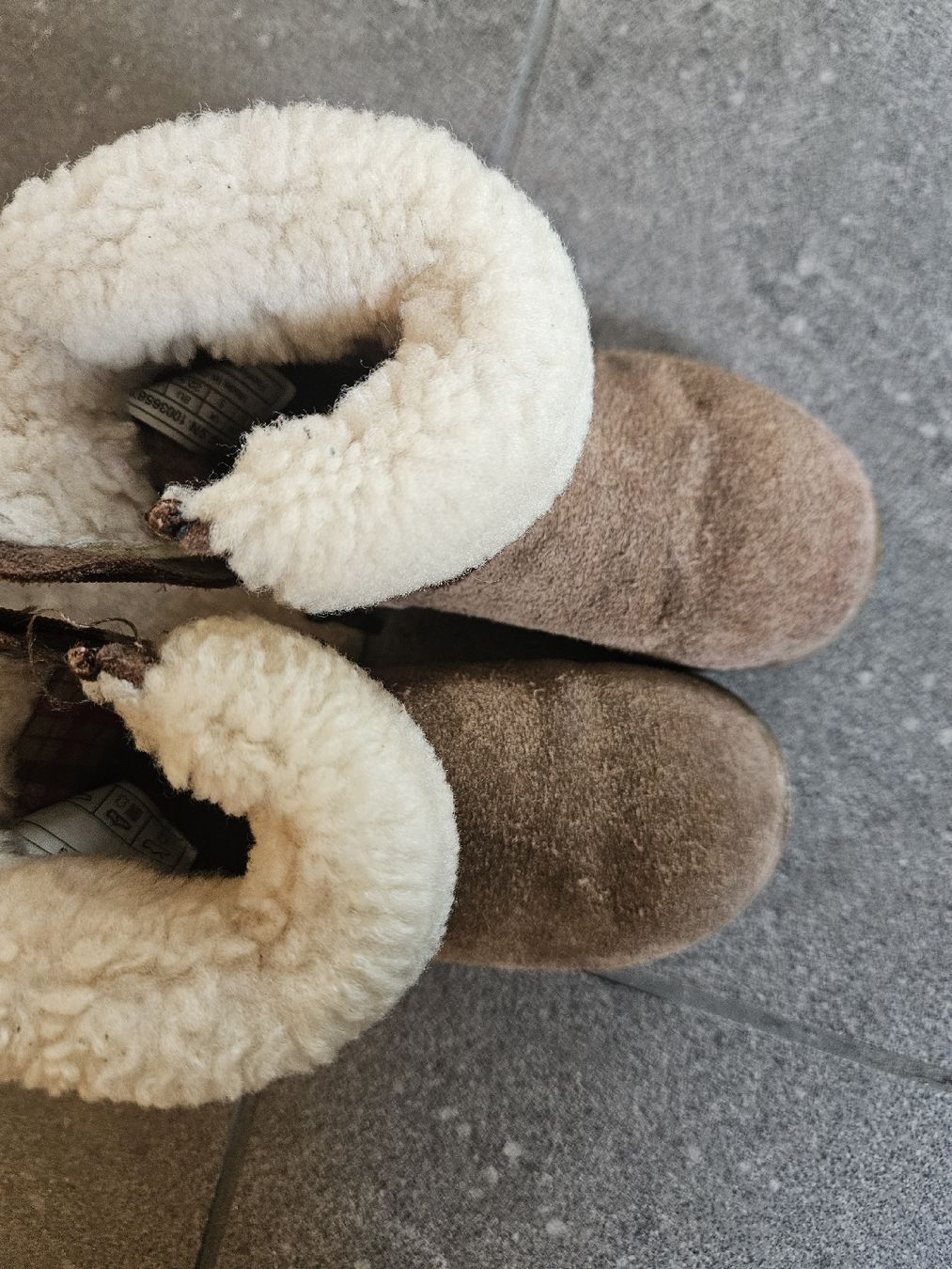 Ugg Scarpe per ragazzi: Winterstiefel Grösse 22.5 – Usato da Sempach venduto da Bebla10 3