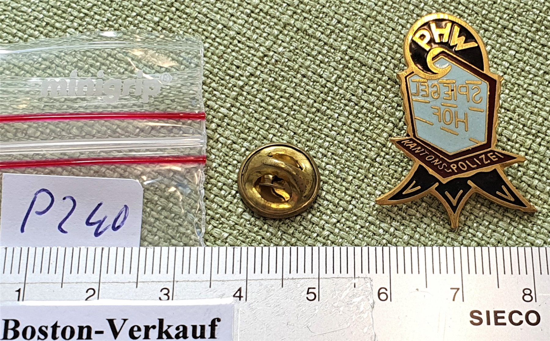 Plaketten & Abzeichen: P240 - Pin Kantons-Polizei Posten Spiegelhof Basel PHW – Gebraucht aus Reinach BL von Boston-Verkauf 1