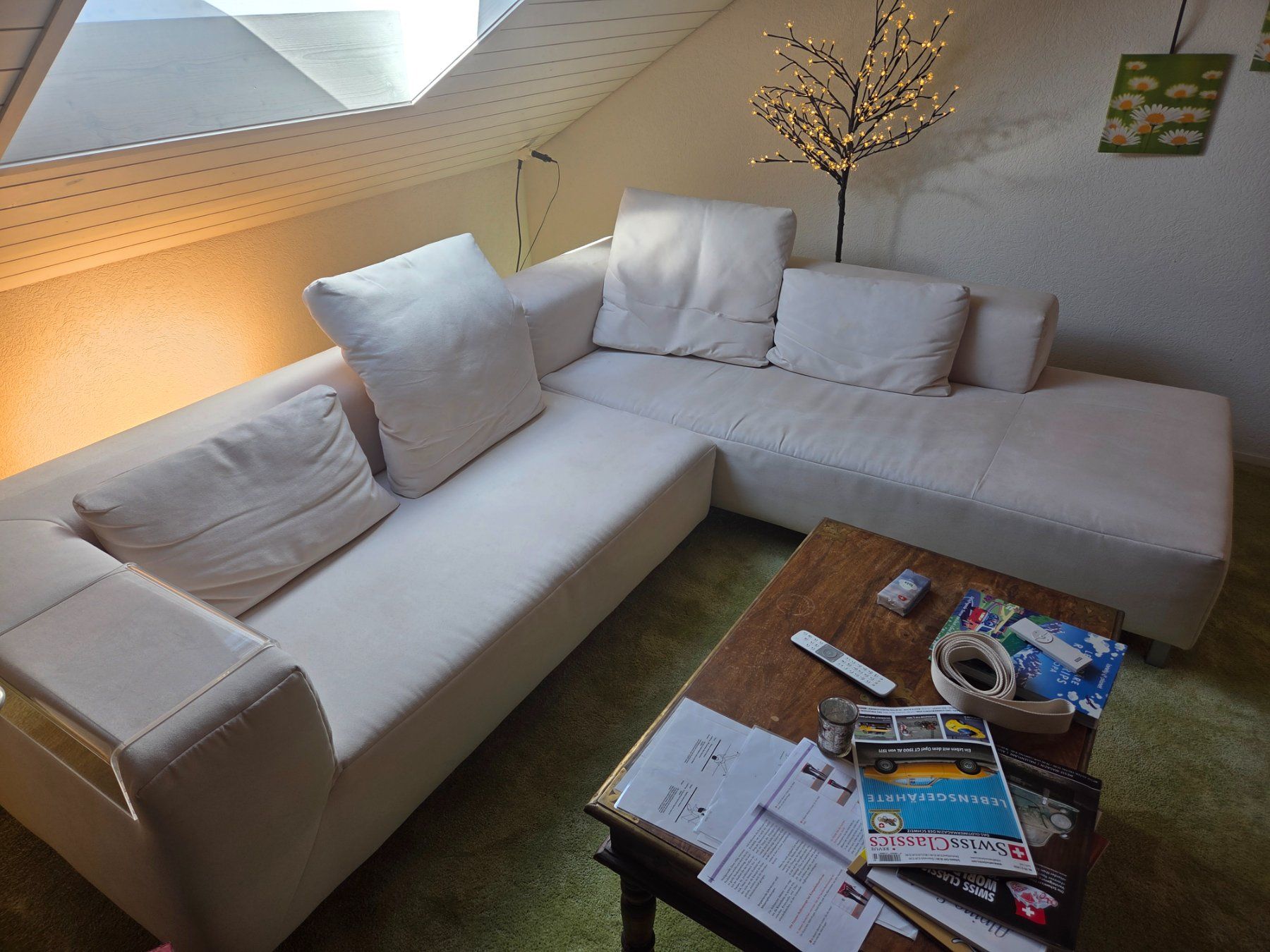 Sofas: Grosses helles Sofa mit div. Kissen – D'occasion à Guntershausen par luckyzucky 5