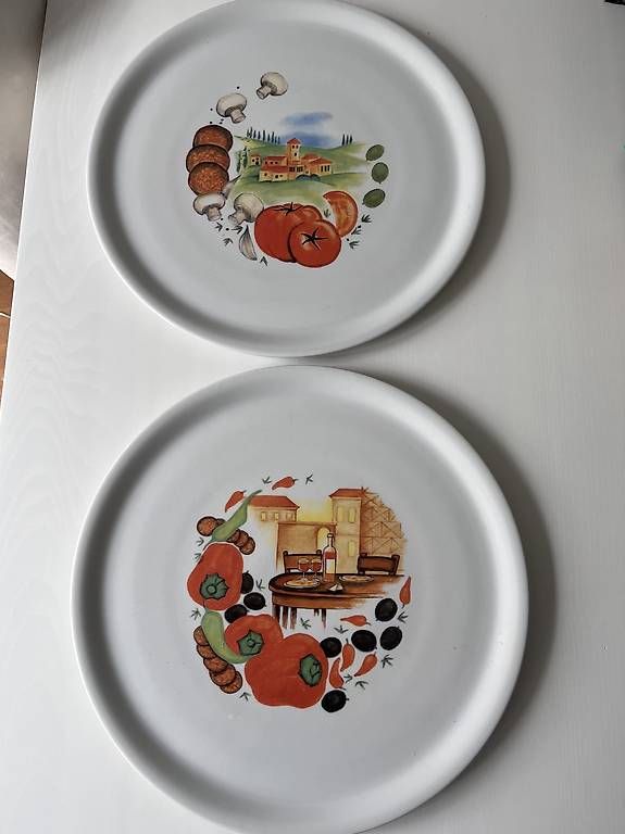 Piatti: 2 Pizzateller 32cm Nähe Zürich Westring – Usato da Oberwil-Lieli venduto da Scratch12