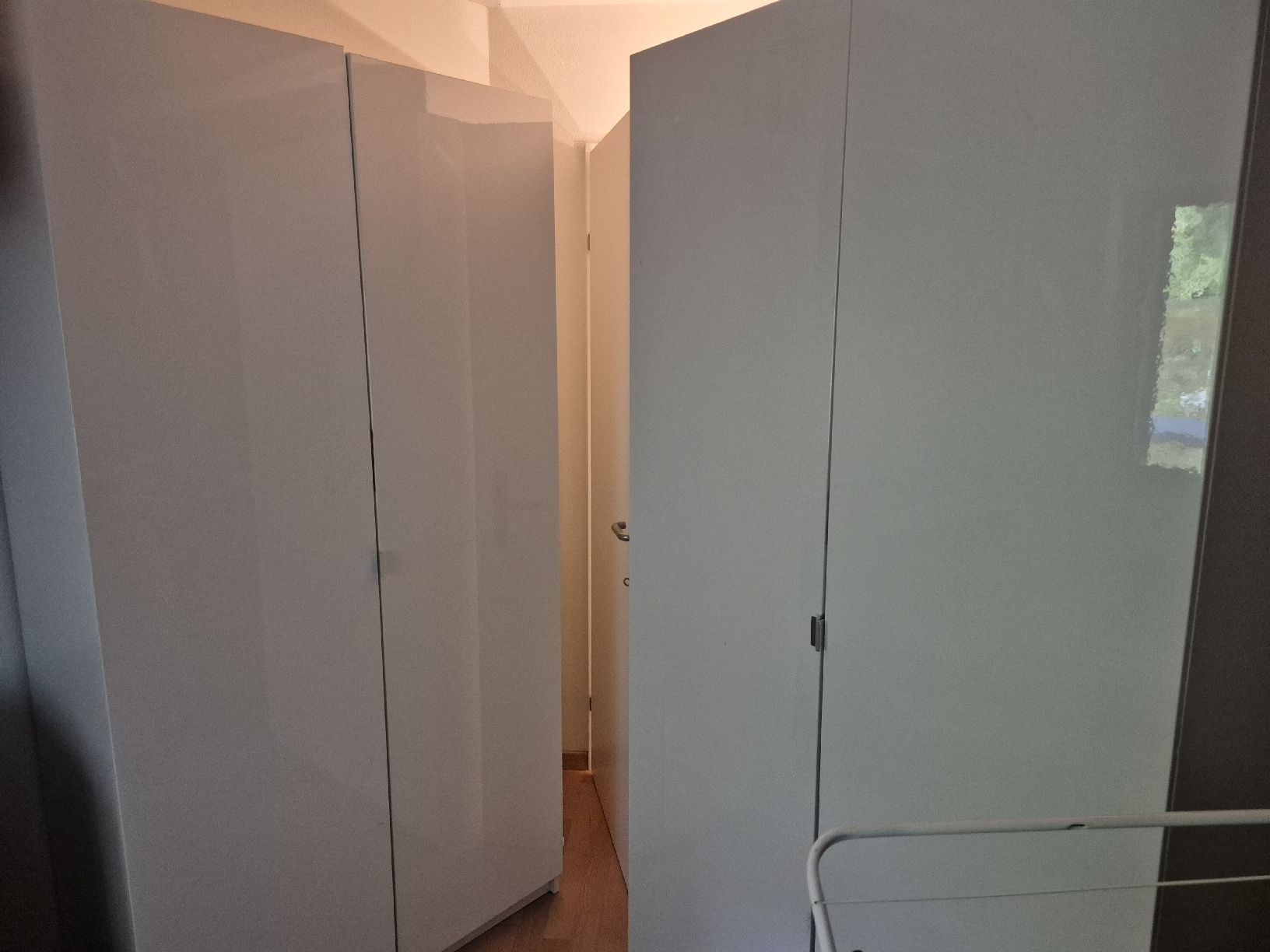 Armadi: Schrank Gratis zum abgeben – Usato da Zürich venduto da ale_52yq 3