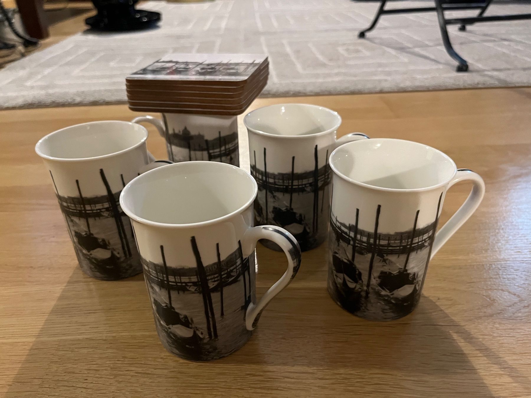 Tazze: Monochrom Kaffeebecher mit Vorlagen – Usato da Winterthur venduto da Tim_76