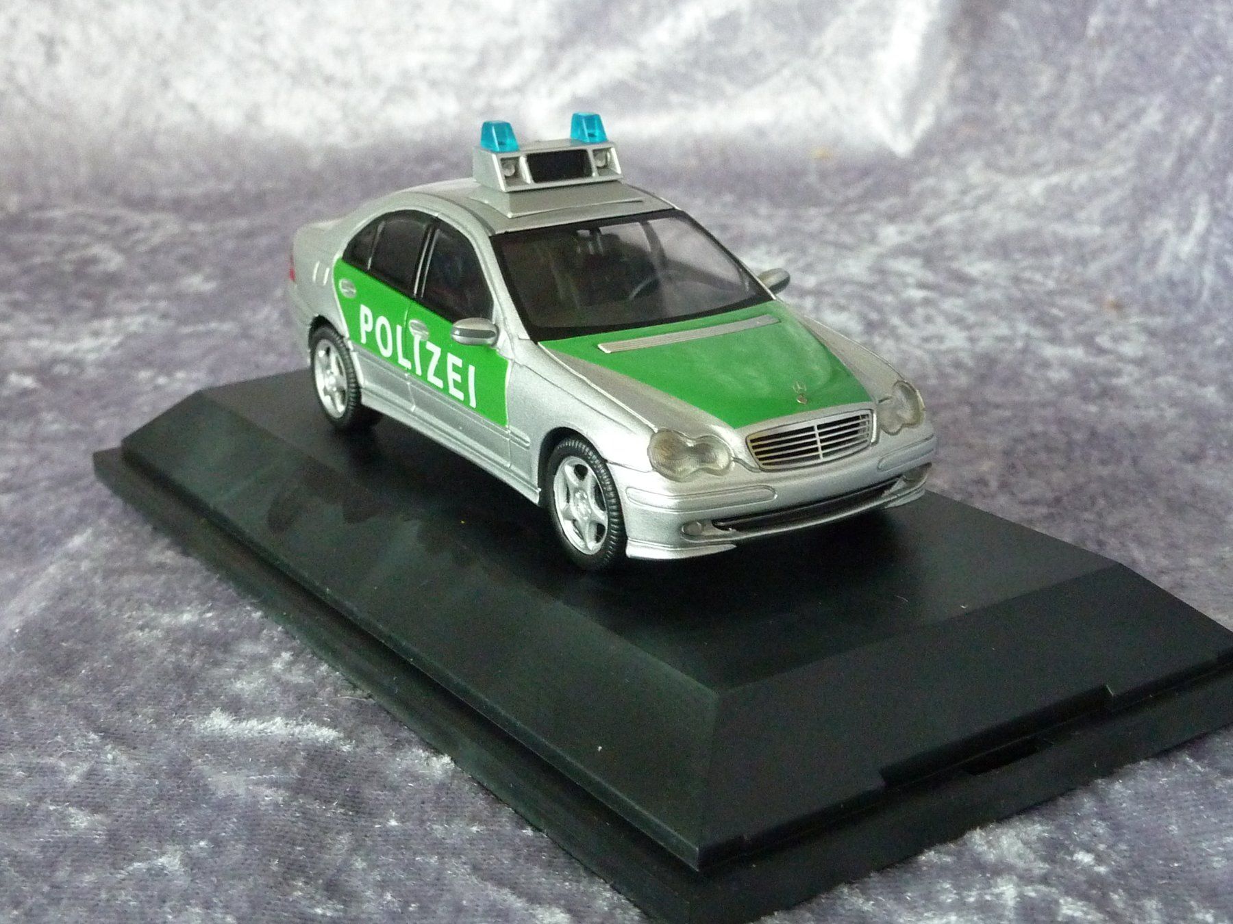 Schuco Modellini d'auto: Mercedes C-Klasse W203 Polizei 1:43 – Nuovo (secondo la descrizione) da Dürrenäsch venduto da modellautos4you 3