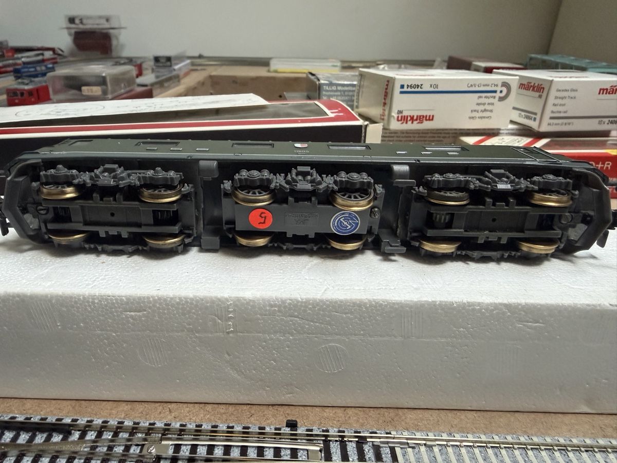 Lima Modellini di ferrovie: Re 6/6 11605 + 11637 Lima digital Ho – Difettoso da Bercher venduto da Dispo0 3