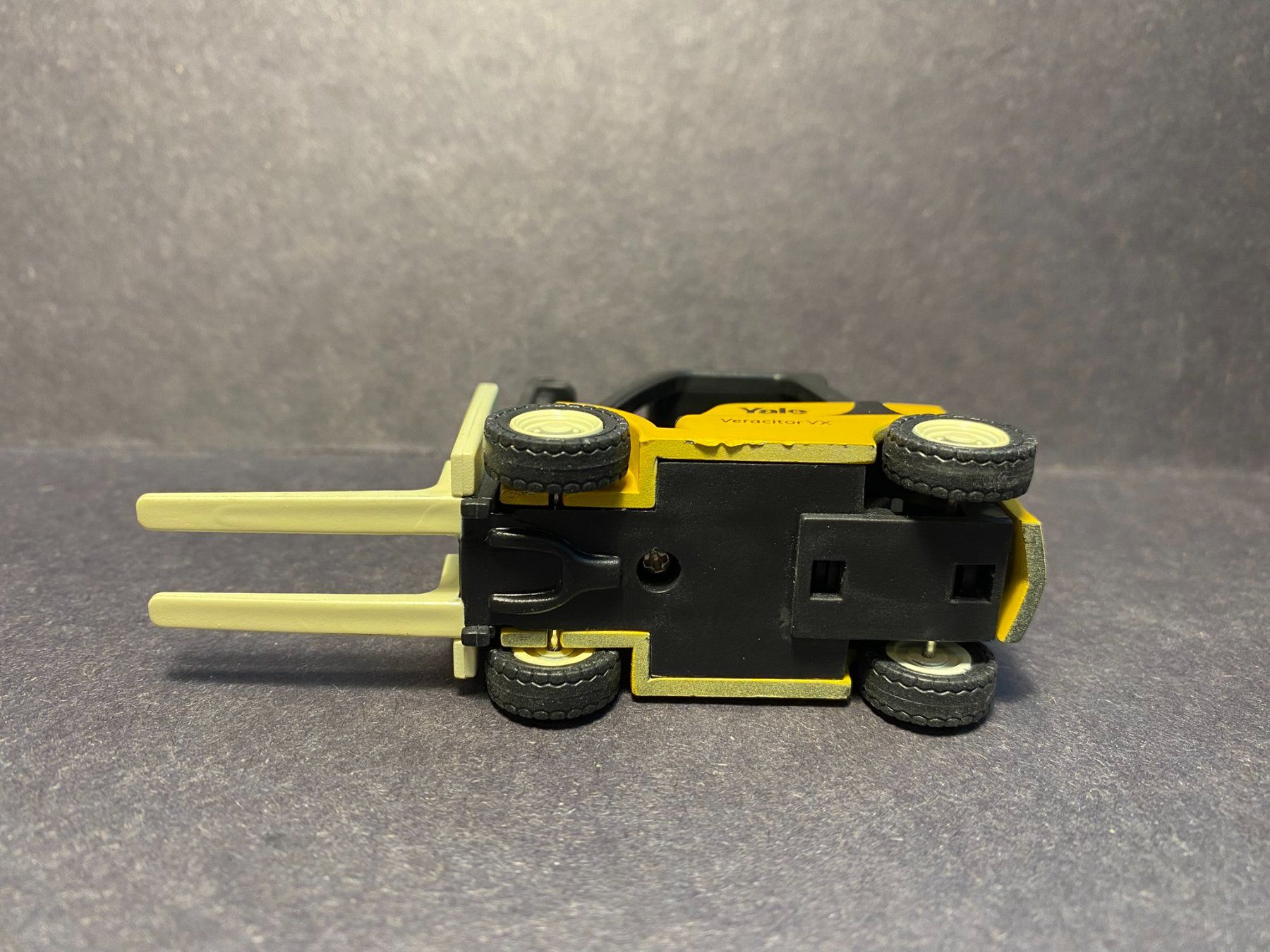 Spielzeuge: Gabelstapler Yale Veracitor VX Modellauto Rückzugmotor – Gebraucht aus Spiez von Mlandcruiser 9