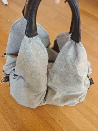 Lässig Wickeltasche mit Gadgets