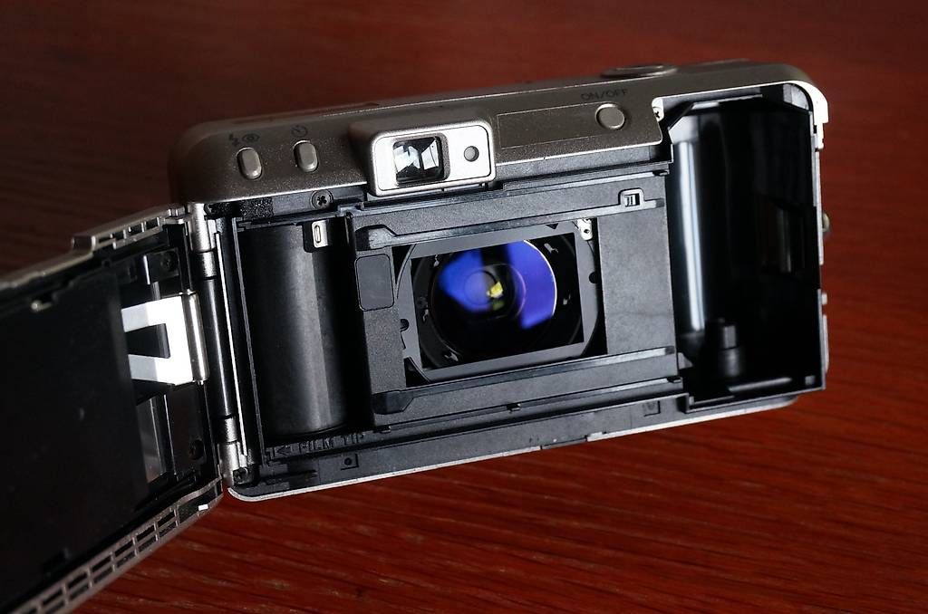 Minolta Fotocamera: Minolta Multi AF 130 Riva Zoom "Point and Shoot" Analog – Usato da Spreitenbach venduto da Salesmanship 4