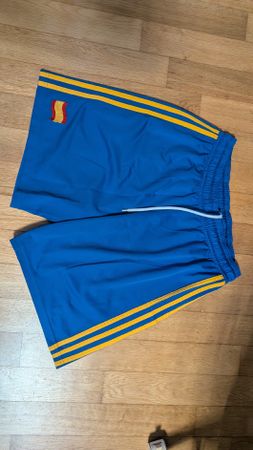 Adidas Shorts, Grösse M, Top Zustand