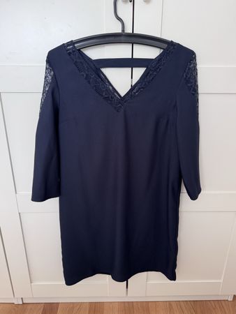 Naf Naf Kleid, Grösse 36, Dunkelblau mit Spitze, wie neu