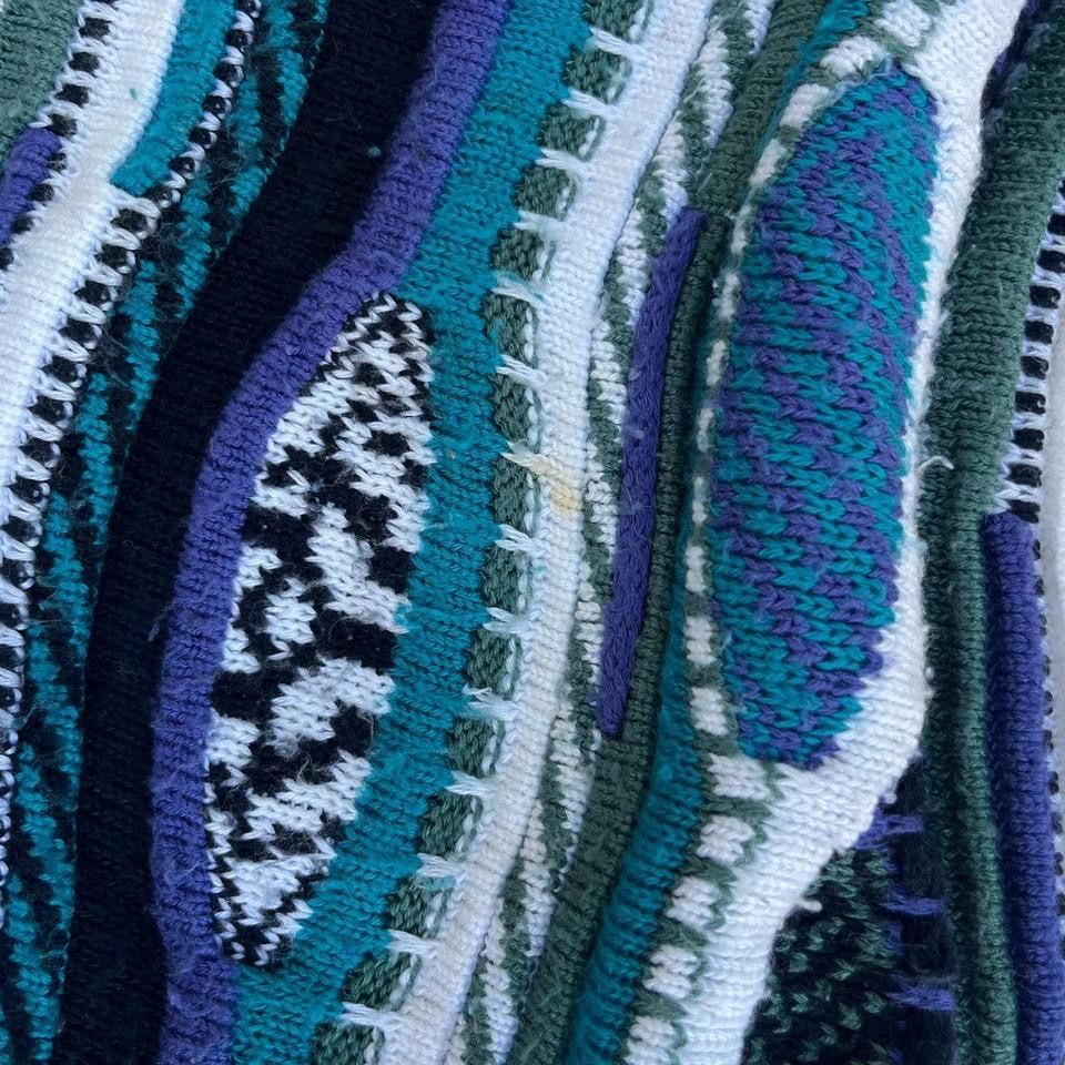 Pullover & Sweatshirts: Knitwear Sweater  – Gebraucht aus Riehen von RESTREET 3