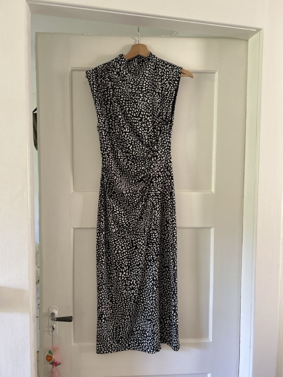 H&M Robes: H&M polyester dress black and white  – D'occasion à Zürich par Chiara_mc 1