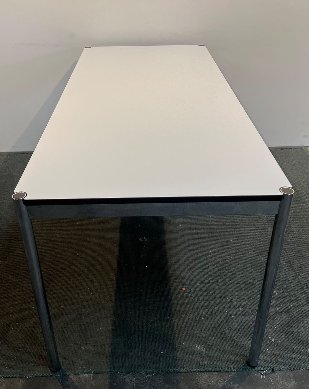 USM Tavoli: 005 USM Haller Tisch 175x75cm – Usato da Wangen an der Aare venduto da TBYN 2