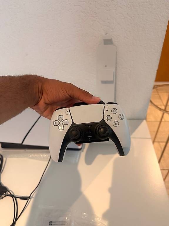 Consoles: PS5 Slim (reserviert) – D'occasion à Bern par bbr_jv7s 2
