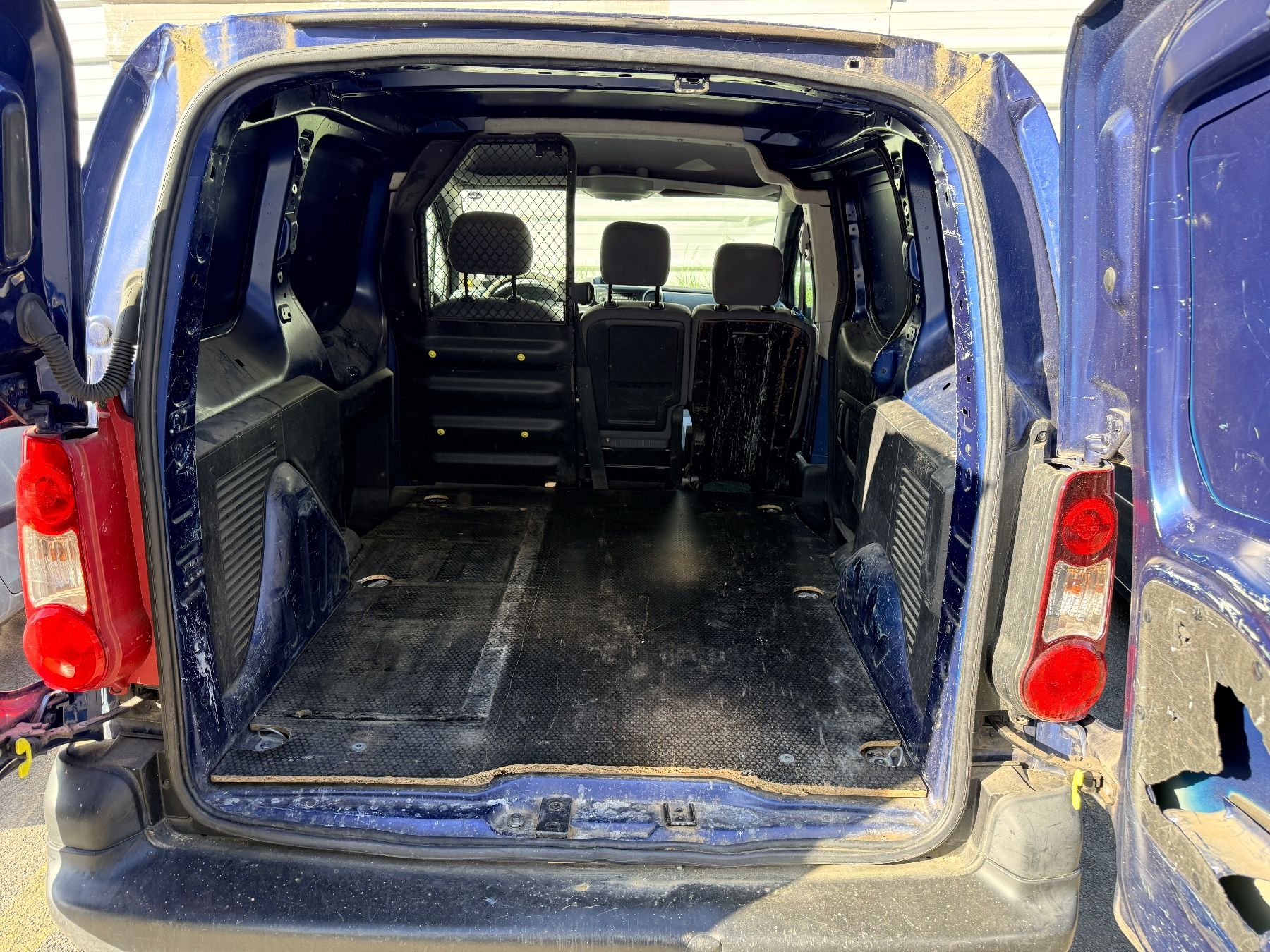 Peugeot Veicoli commerciali: Peugeot partner – Usato da Jussy venduto da misterx015 4