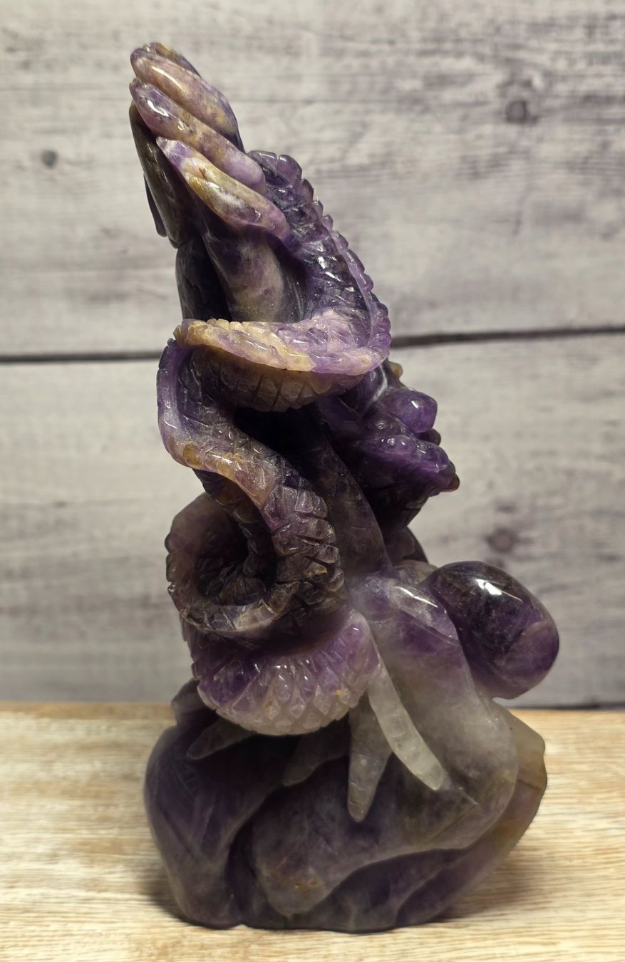 Minerali & Pietre curative: Chevron Amethyst chinesischer Drache 976g – Nuovo e nell'imballaggio originale da Matzingen venduto da Shay_Crystalz 2