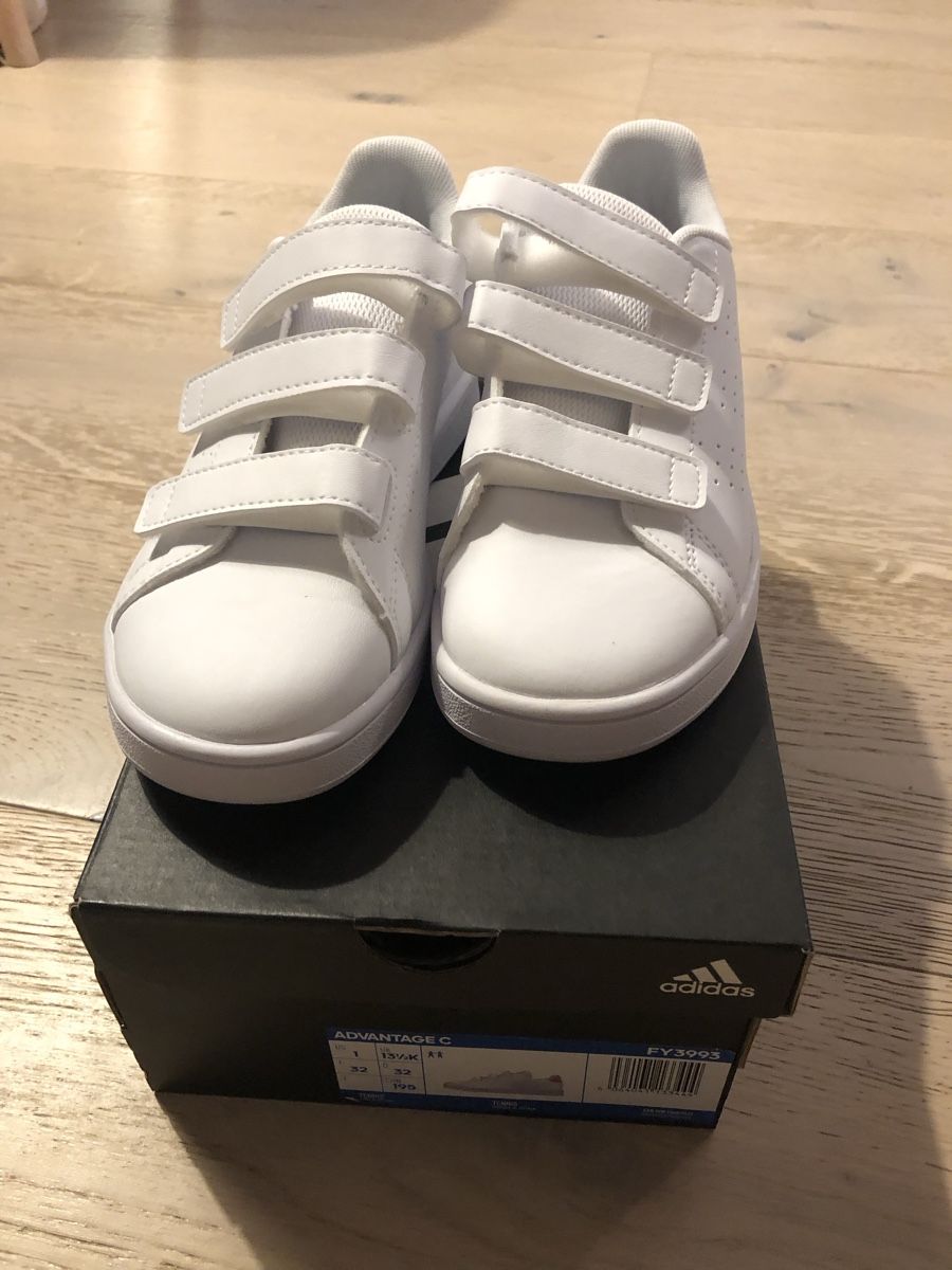 Adidas Scarpe per ragazze: Adidas Kinder Sneaker Advantage Neu in Box – Nuovo e nell'imballaggio originale da Binningen venduto da ram_glq6