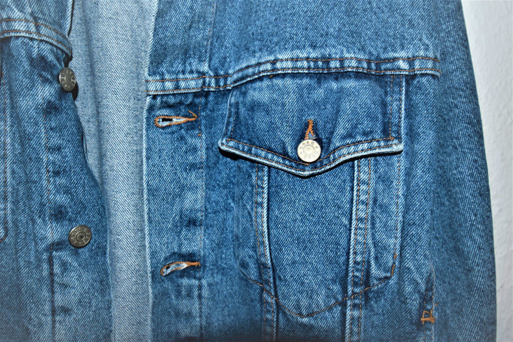 Jeans: Jeansjacke Schön Unisex 42 Größe – Usato da Oftringen venduto da Dodgen 1