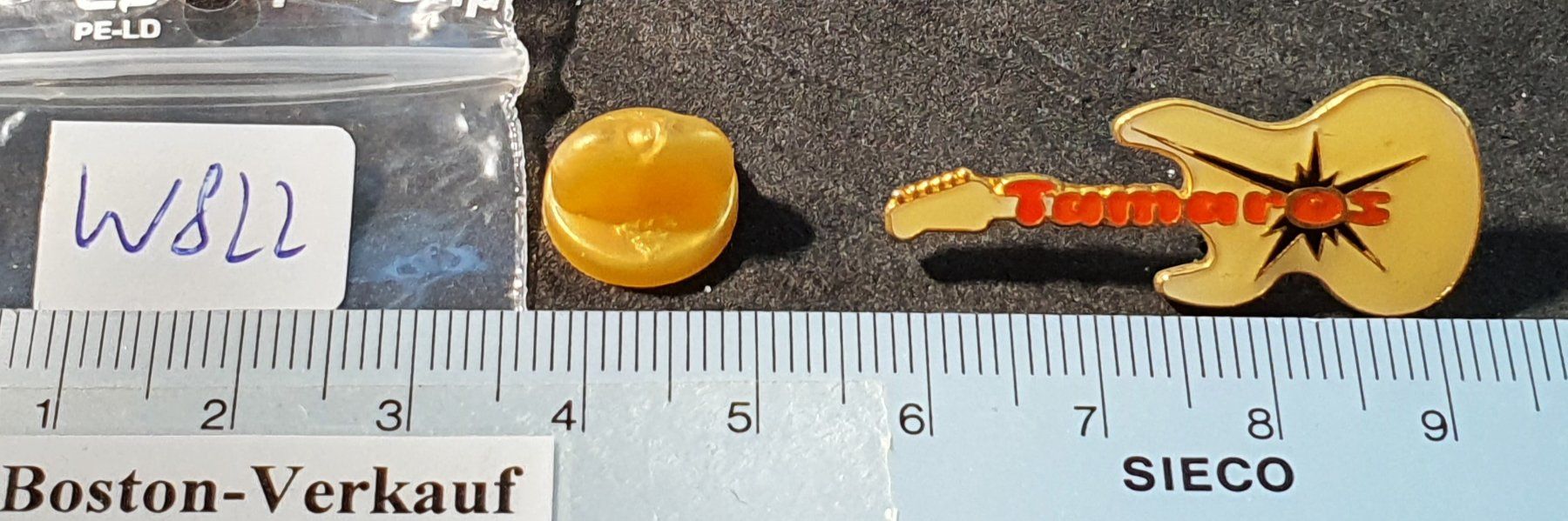 Placchette & Badge: W822 - Pin Musik Gruppe  Gitarre  Tamaros oder Tomaros ??? – Usato da Reinach BL venduto da Boston-Verkauf 1