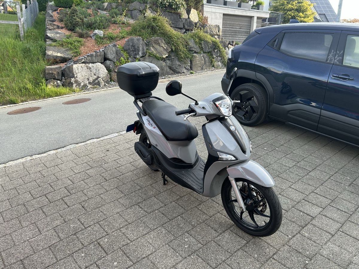 Piaggio Scooter: Piaggio Liberty 125 ABS Roller Zustand Top – Nuovo (secondo la descrizione) da Oberegg venduto da Rollerblades