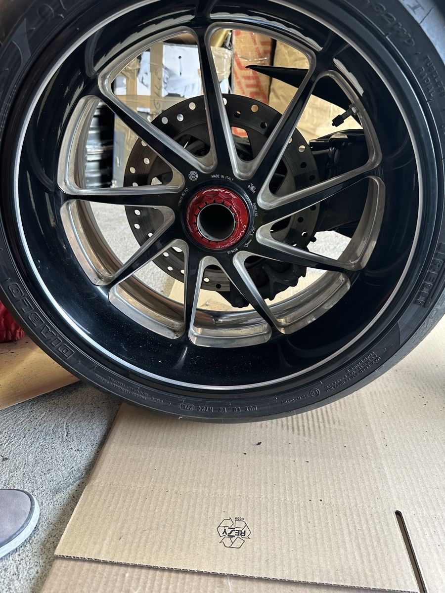 Ducati Tutti i ricambio per moto: Einarmschwinge Ducati Diavel 1200 – Usato da Wohlen AG venduto da Turiddus 1