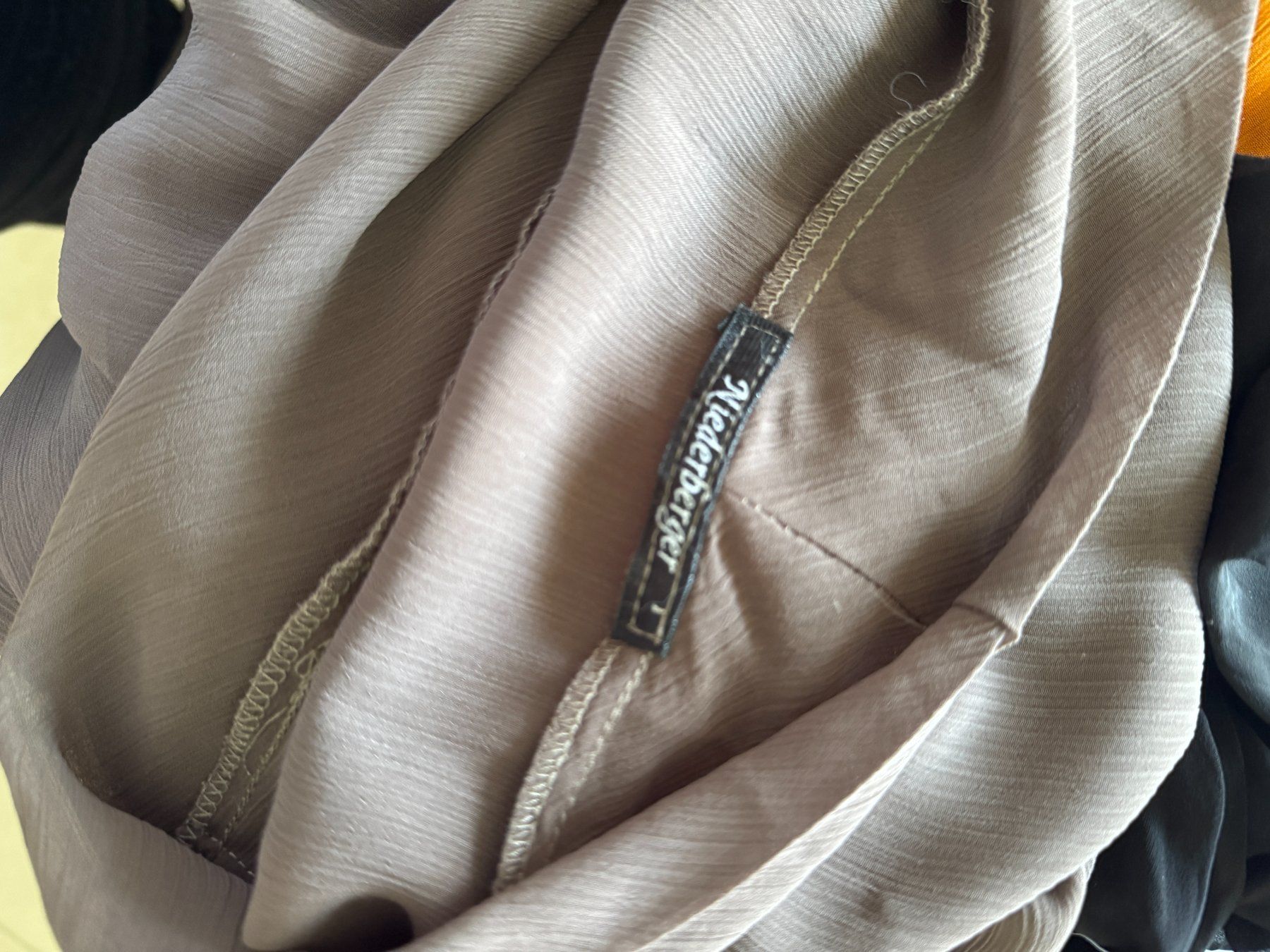 Niederberger Camicette: Sommerliche Niederberger super-leichte Bluse braun – Usato da Muttenz venduto da einfach-schoen 3