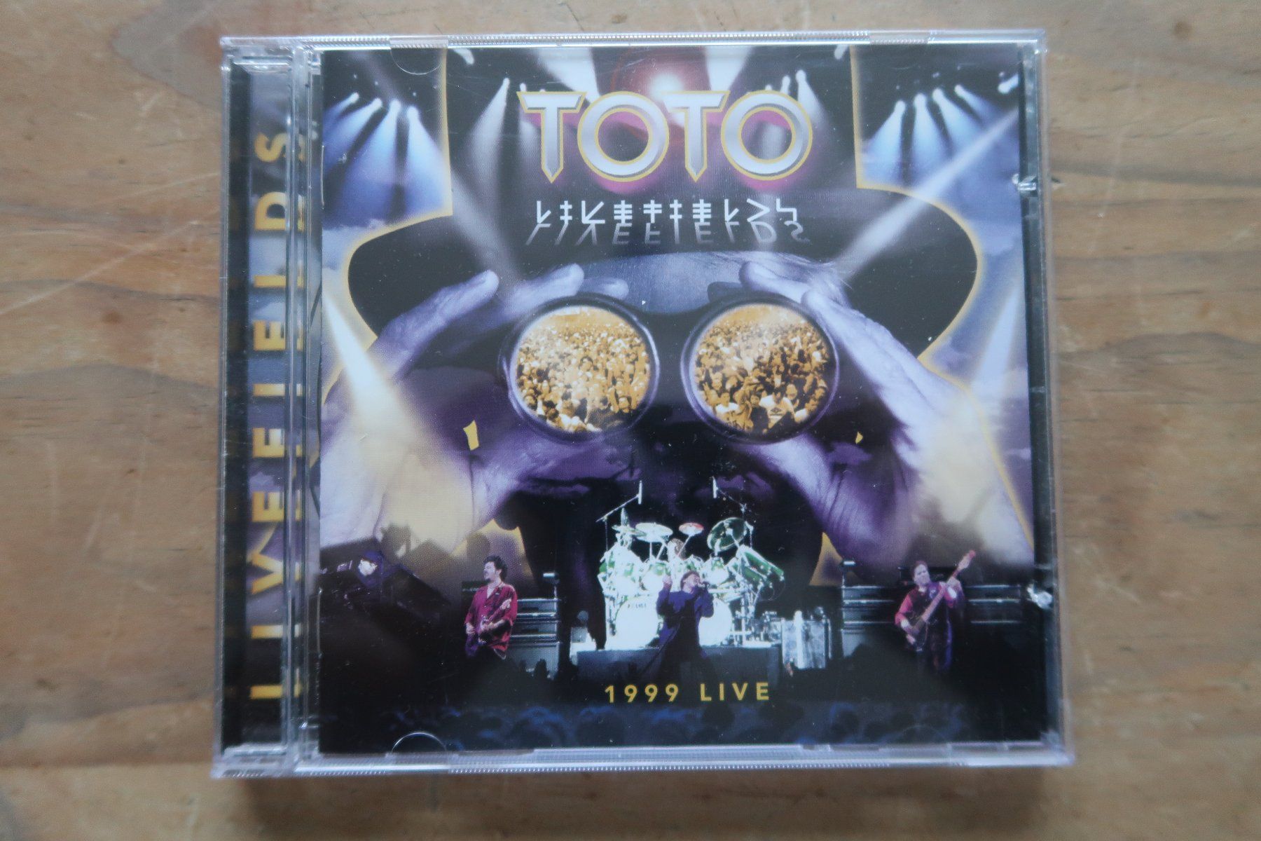 CD: TOTO - LIVEFIELDS - CD – Usato da Basel venduto da Patiscat
