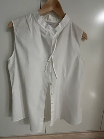 Weisse Bluse von der Marke Van Laack