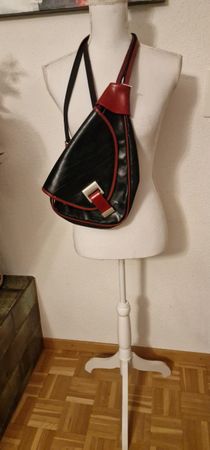 Schwarze Umhängetasche/Crossbody Bag aus Leder, neuw.
