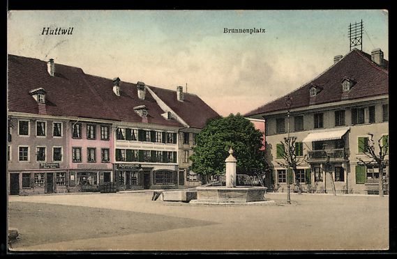 Cartoline postali: AK Huttwil, Brunnenplatz mit Geschäften – Usato da Berlin venduto da bartko-reher