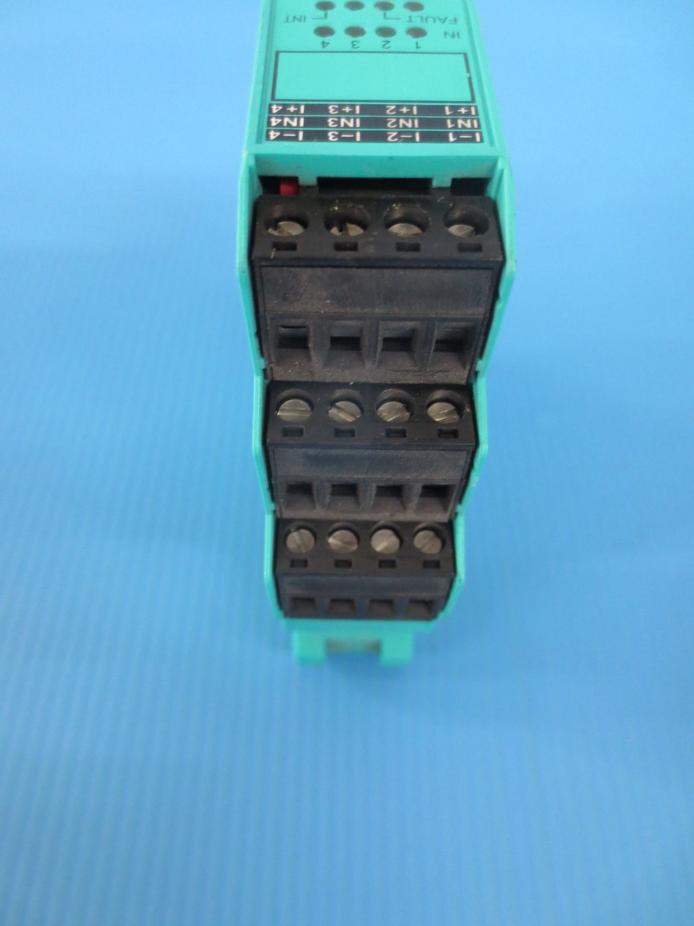 Sistema di controllo: Pepperl+Fuchs VAA-4E4A-KE-ZE/E2 ASi  AS-interface Sensorbox – Usato da Sulz LU venduto da Elektrofachverkauf 3
