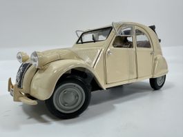 Citroën 2CV 1:18, beige, NEU inkl. OVP, MAISTO