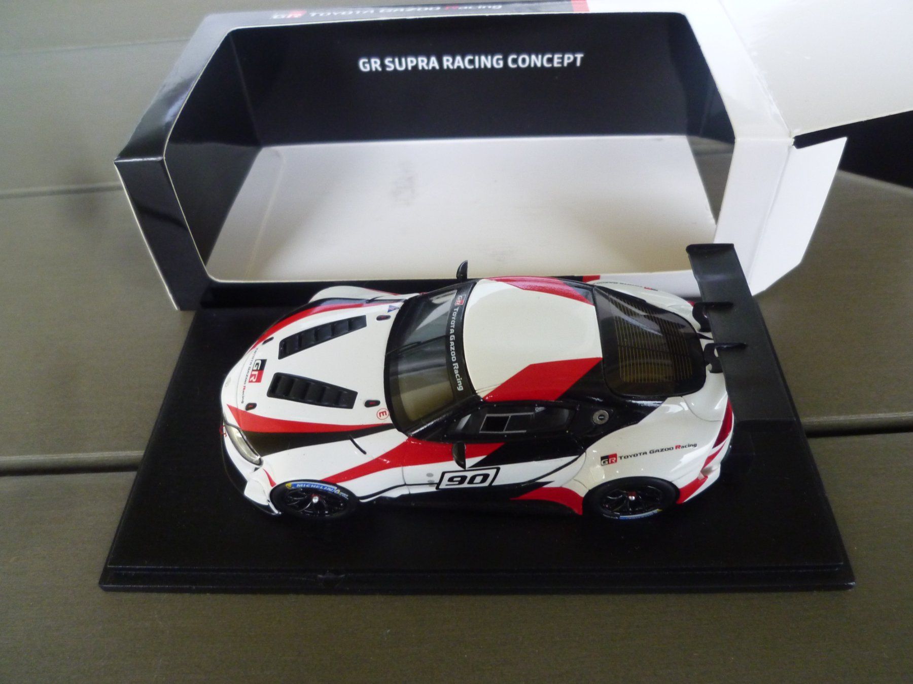 Toyota Modellini d'auto: Toyota GR Supra Racing Concept – Nuovo e nell'imballaggio originale da Flawil venduto da Imperiosud 5