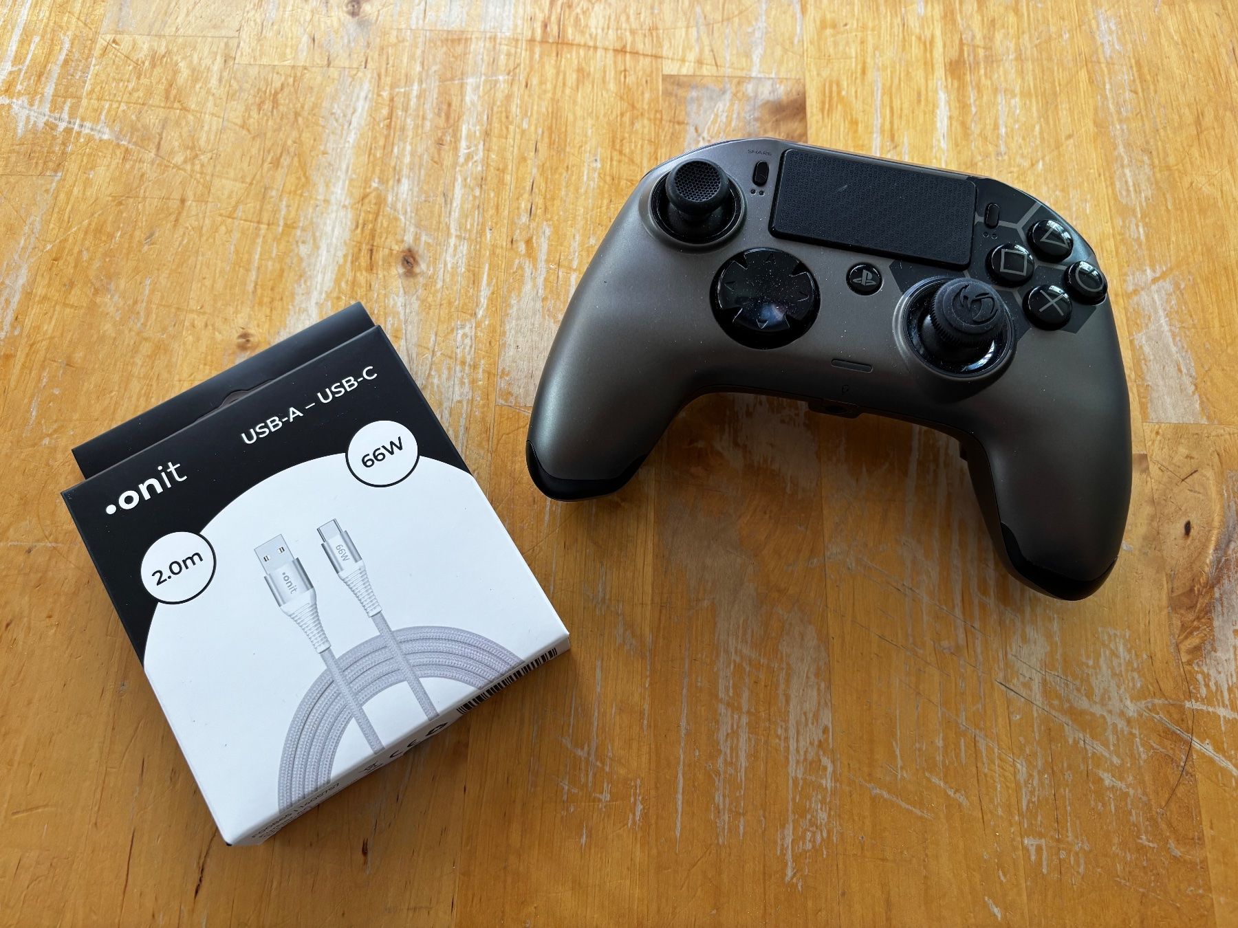 Namco Controller: Nacon SLEH 00525 Playstation 4 Controller – Usato da Frenkendorf venduto da gelbeZinnie