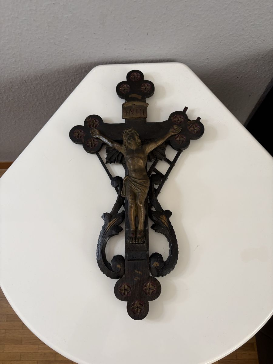 Tutte le decorazioni: Croix de christ ancien – Usato da petit lancy venduto da FerreiraLuis