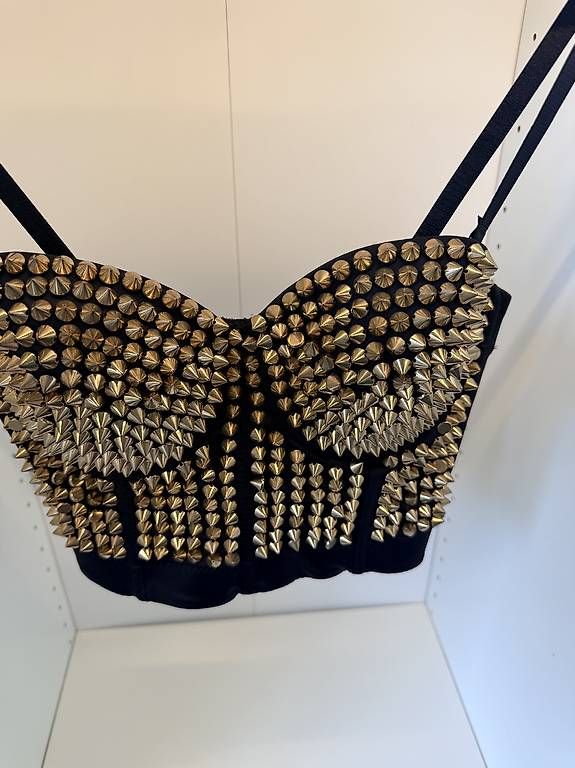 Top: Bustier noir à clous dorés  État neuf – Usato da Biel/Bienne venduto da secondstore 2