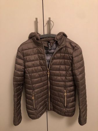 Leichte Herbstjacke in Daunenoptik