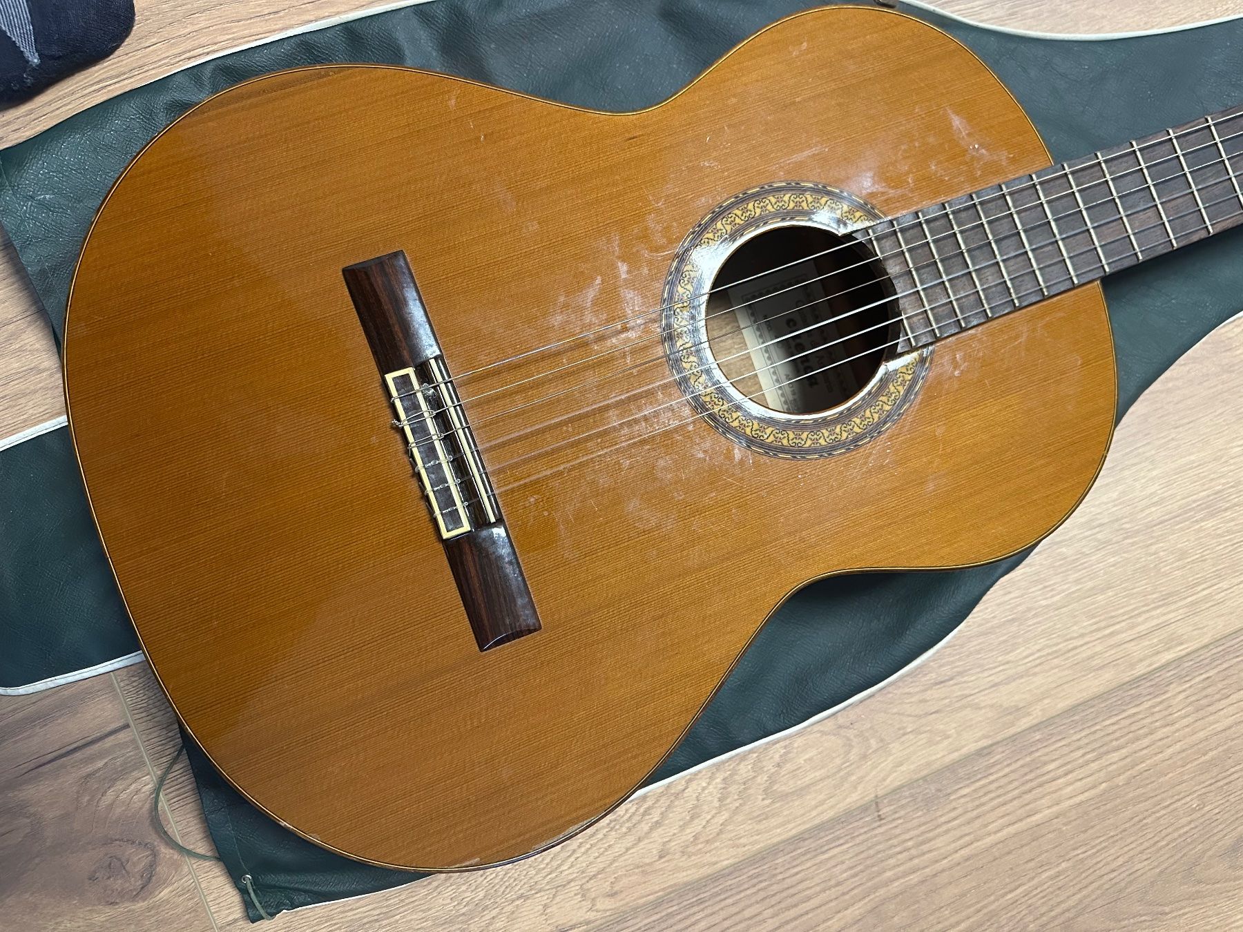 Strumenti musicali: Klassische Gitarre Cuenca (Modell 40) – Usato da Langnau am Albis venduto da Beu71 3