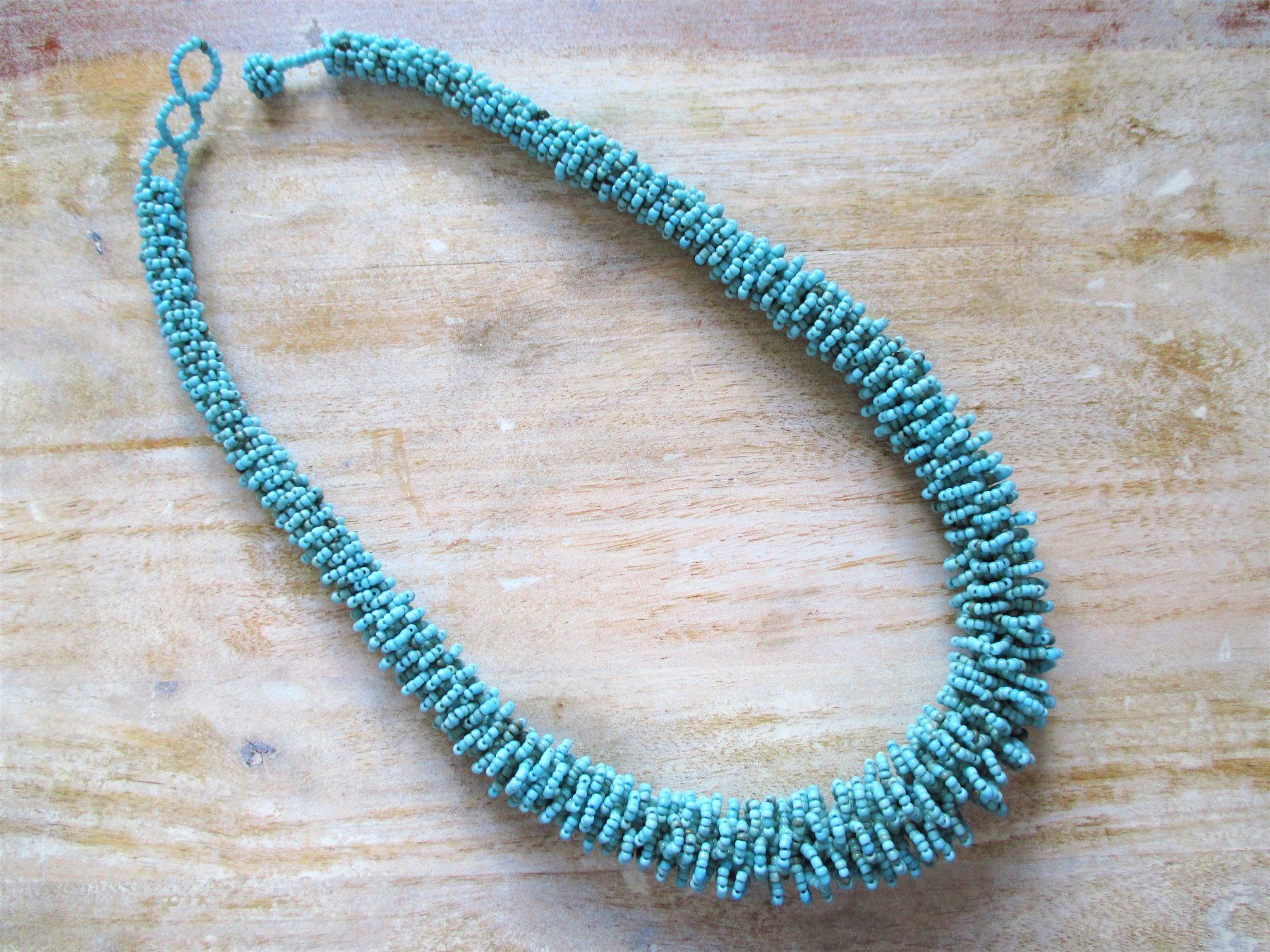 Catenine: Halskette Glasperlen Kette Indigene Handarbeit – Nuovo (secondo la descrizione) da Rorschacherberg venduto da cavengia
