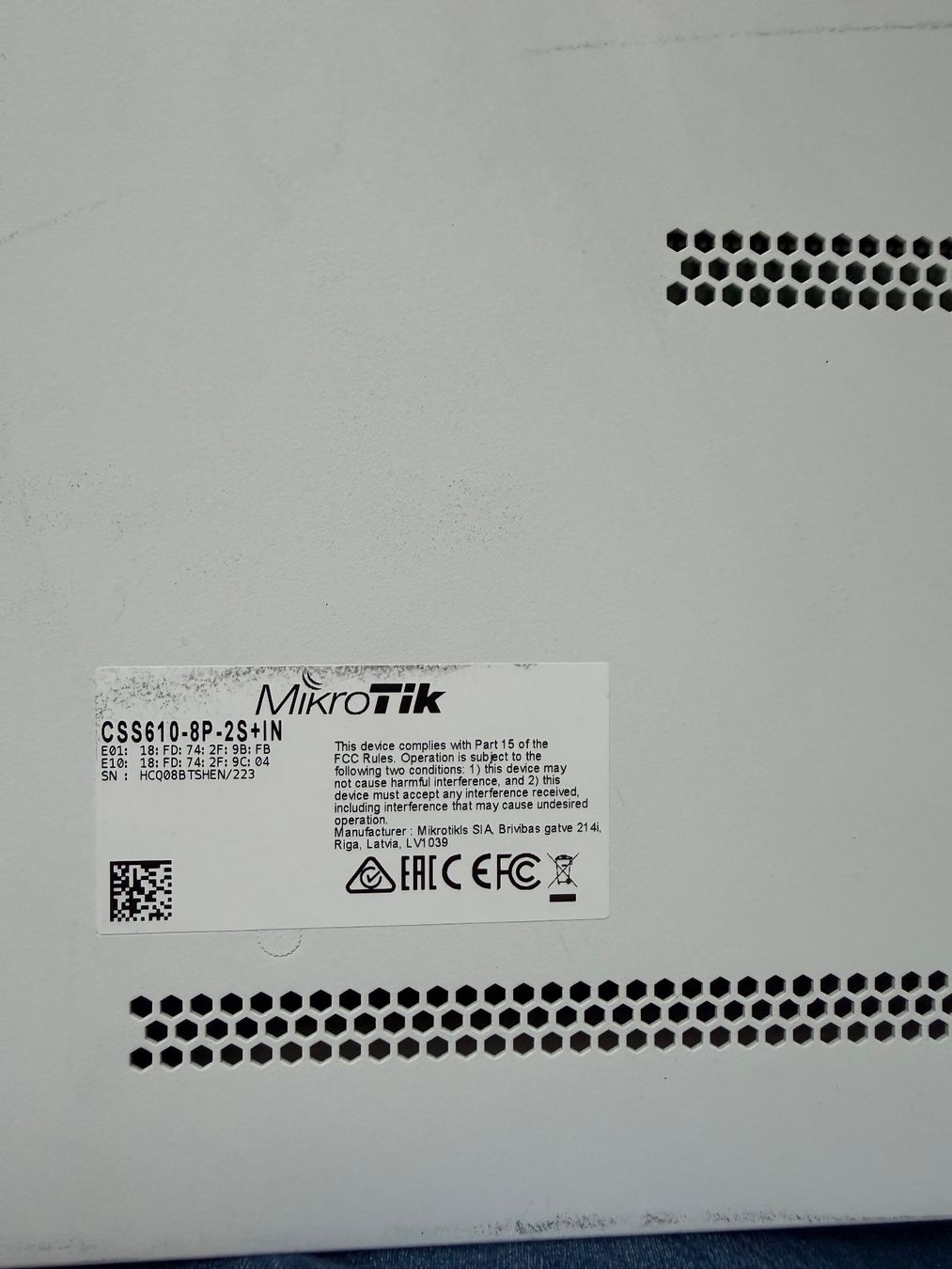 Hub & Switch: MikroTik CSS610-8P-2S+IN – Usato da Zürich venduto da mar_hs6l 3
