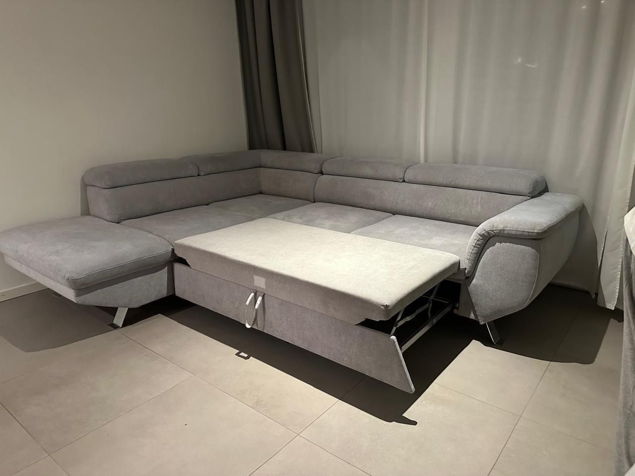 Divani: Memphis Grey Corner Sofa Overall dimensions: 260 × 215 cm – Usato da Montreux venduto da jvo_vg8n 5