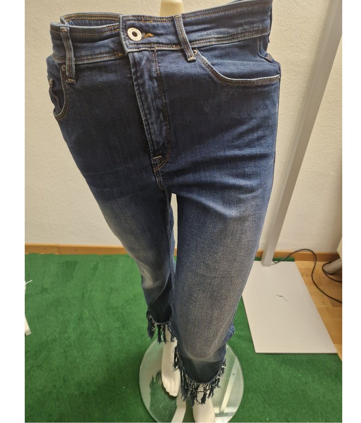 Hosen: Capri Hose Gr 40 – Gebraucht aus Glattbrugg von mas_75t2 6