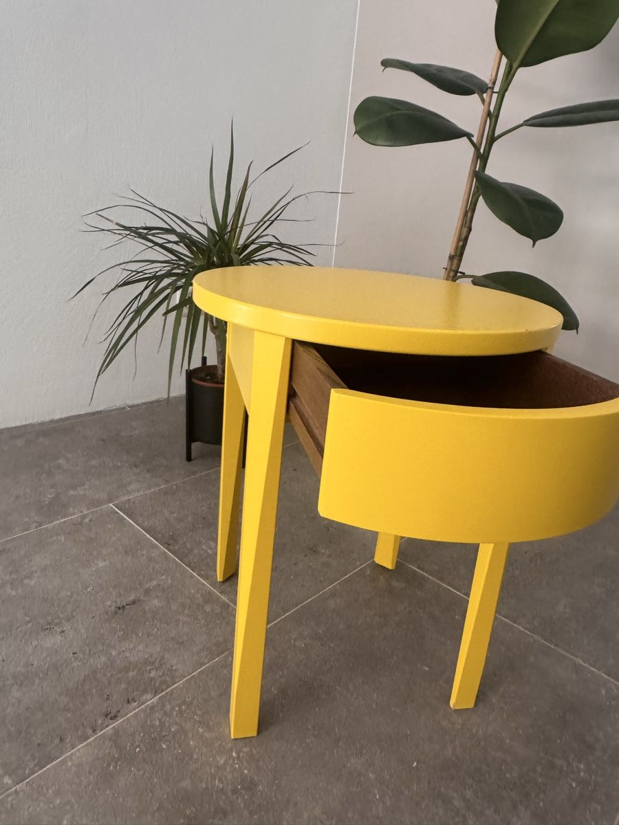 Nachttische: Vintage-Nachttisch aus Holz – Gebraucht aus Lüscherz von k4t_pl5f 2