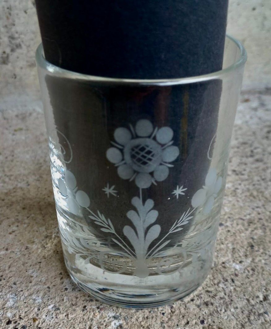 Gläser: Becherglas Liselotte Walz doppelseitige Blume – Gebraucht aus Burgdorf von glasrabe01