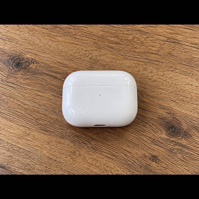 Apple Cuffie: Apple AirPods Pro 1. Generation mit Lightning-Ladecase – Usato da Berikon venduto da shaijlahuber 1