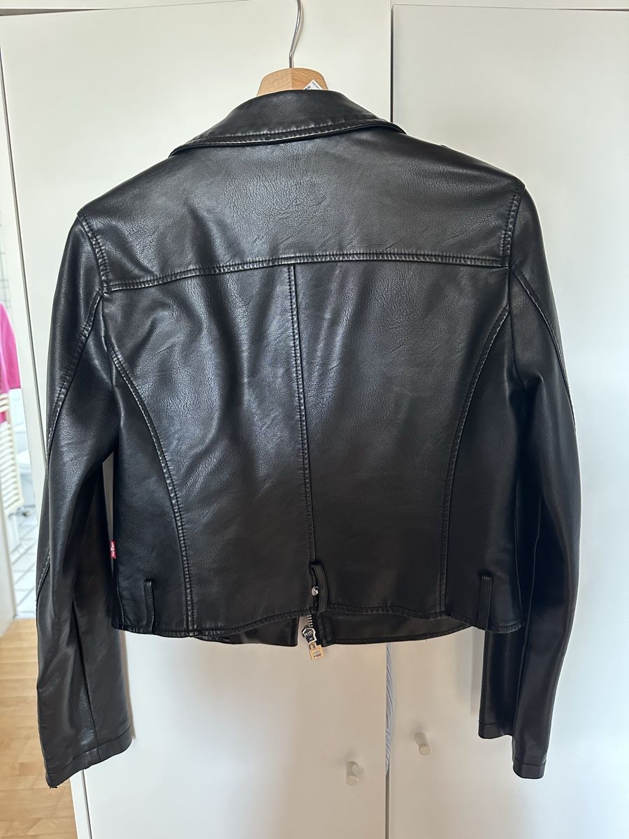 Levi's Giacche: Levi’s fake leather biker jacket – Usato da Zürich venduto da alz_9sgv 1