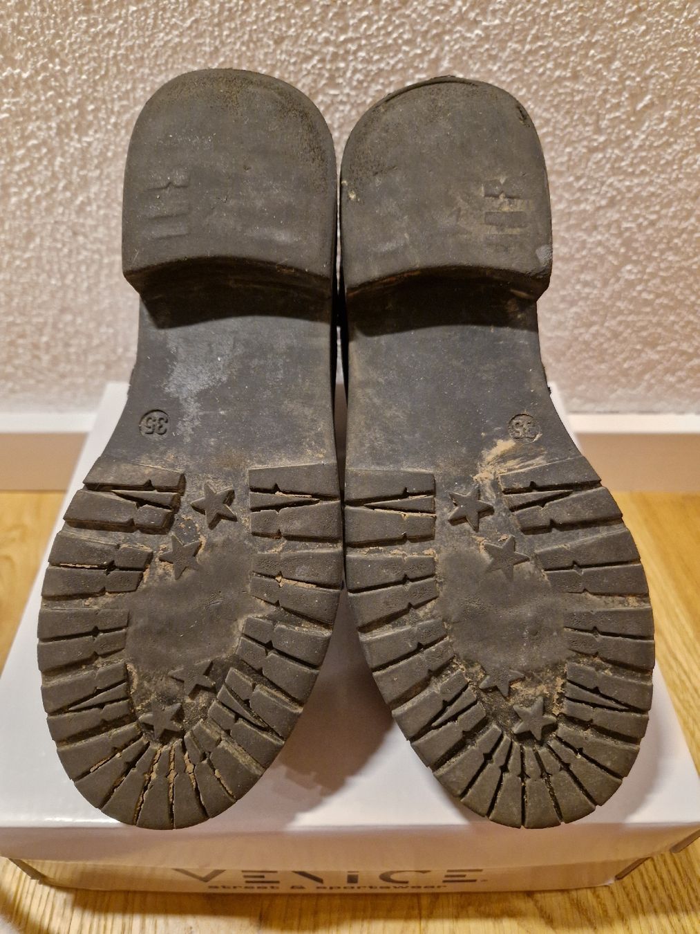 Scarpe per ragazze: Venice Stiefel Mädchen Grösse 35 – Usato da Mellingen venduto da BiBi.16 4