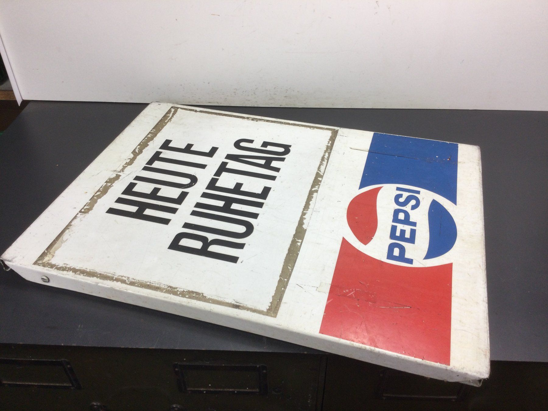 Pepsi Insegne: Gebrauchtes Pepsi Schild Heute Ruhe Tag beidseitig – Usato da Wangen SZ venduto da kuriosum12 3