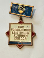 1 Anstecknadel DDR FDJ für vorbildliche Leistungen zu Ehren