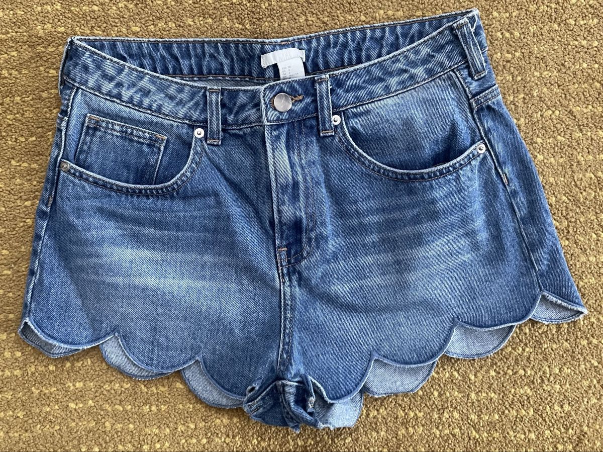 H&M Jeans: Shorts di jeans H&M, taglia 38 - perfetti per l'estate! – Gebraucht aus Chiasso von vik_pd2h