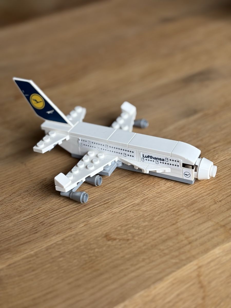 Lego Giocattoli: Lego 40146 Lufthansa Flugzeug / Plane / Aircraft – Usato da Basel venduto da d-unger 1